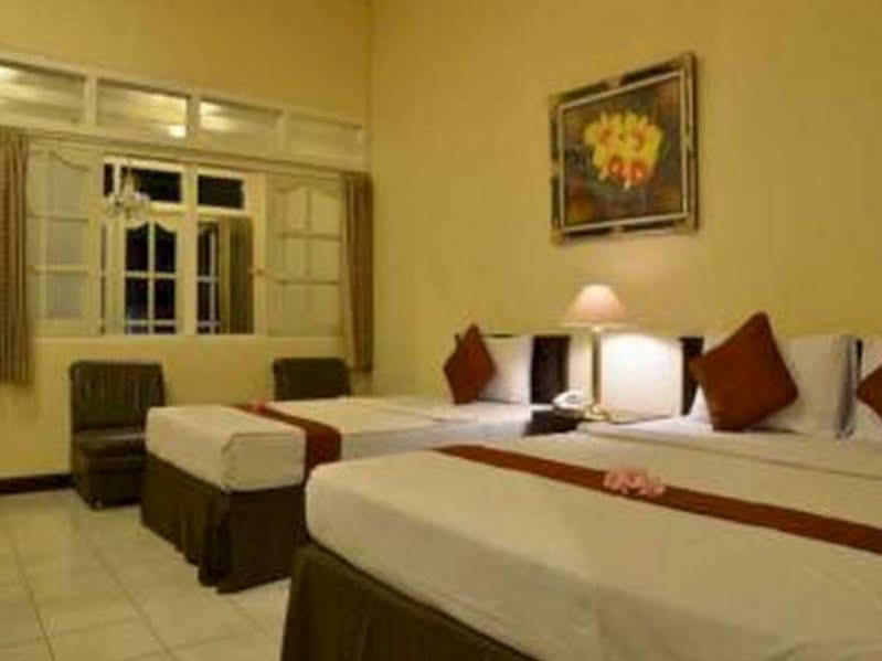 Hotel Indah Palace Tawangmangu Zewnętrze zdjęcie