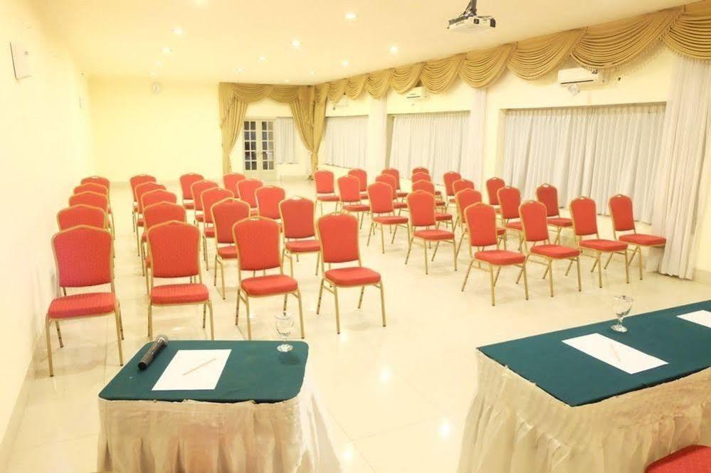 Hotel Indah Palace Tawangmangu Zewnętrze zdjęcie