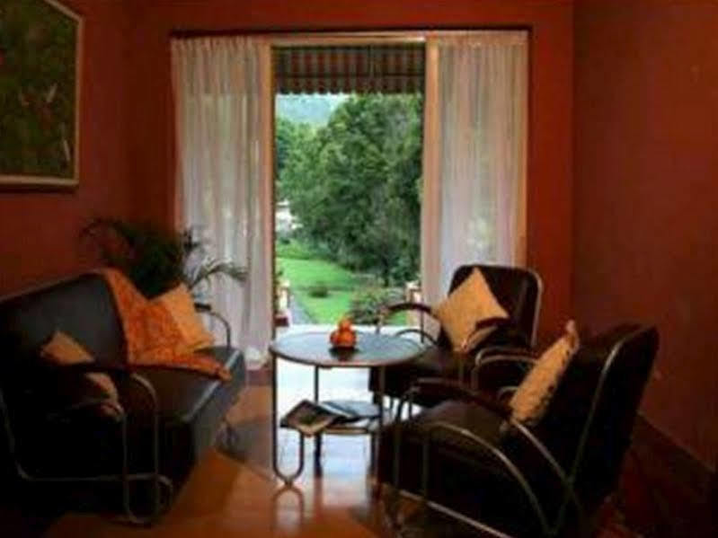 Hotel Indah Palace Tawangmangu Zewnętrze zdjęcie